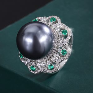 Ring mit Perlenblütenblatt