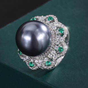 Pearl petal ring