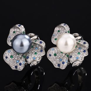 Pearl petal ring (Copy)